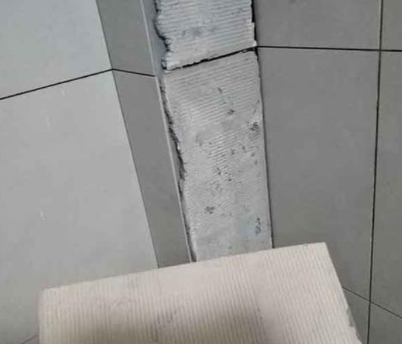 铜陵瓷砖空鼓维修公司分享下厨房瓷砖脱落的补救措施。